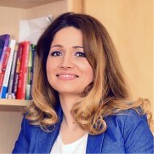Dr. Anne Pleșuvescu